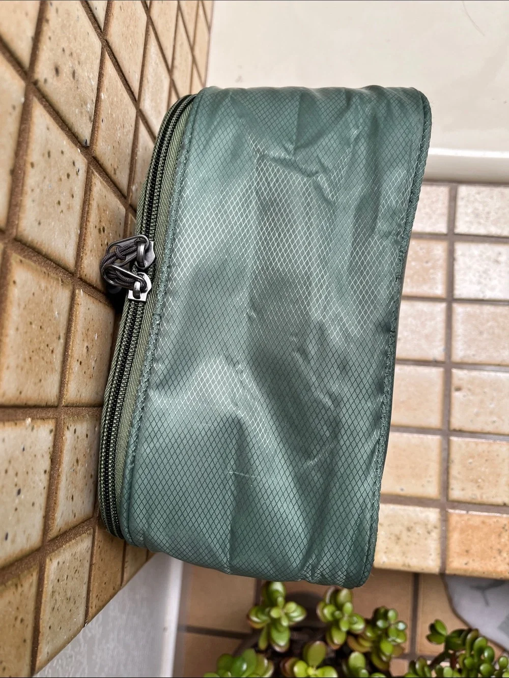 Travelon Hanging Toiletry Bag in Sage Green